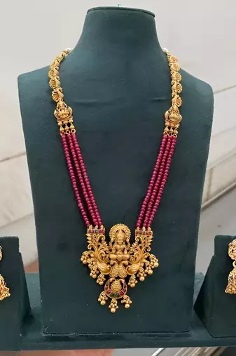 Antique-finish goddess ruby beaded Necklace :: & stud earring set - traditional kemp stone temple jewelry
