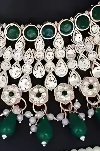 Royal green kundan & pearl bridal jewelry set-luxury choker necklace earrings & maang tikka-ethnic wedding & party wear