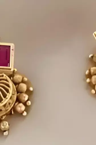 Traditional gold-plated kundan choker necklace with red stones & beads – ethnic indian jewelry for weddings & festivals