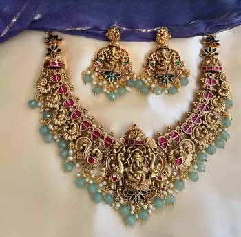 Temple jewelry set - antique gold-plated necklace and earrings with ruby pink stones & mint green beads 1
