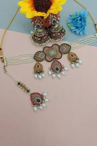 Gold-plated handcrafted kundan bridal jewelry set | traditional ethnic necklace, earrings, maang tikka for all occasions
