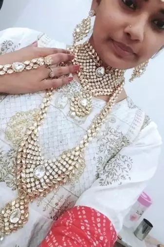 Bridal kundan jewelry set for women traditional gold-plated indian Necklace ::,earrings, maang tikka, hathphool & nath
