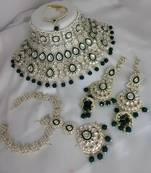 Luxurious green kundan bridal set - complete semi wedding jewelry collection with pearl embellishments