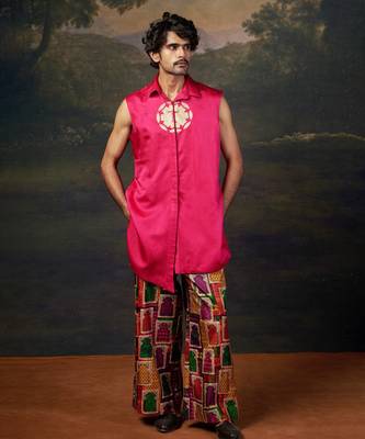 Pink hand-embroidered logo kurta with pyjama 1