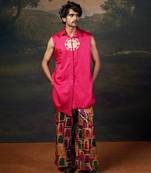 Pink hand-embroidered logo kurta with pyjama