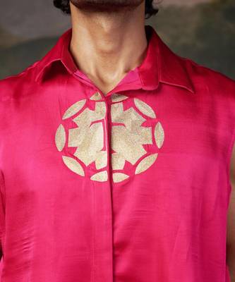 Pink hand-embroidered logo kurta with pyjama 4