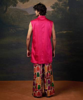 Pink hand-embroidered logo kurta with pyjama 5