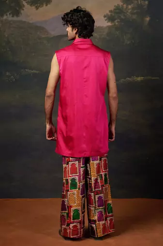 Pink hand-embroidered logo kurta with pyjama
