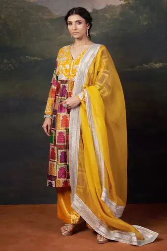 Hand-embroidered jharoka print yellow kurta set