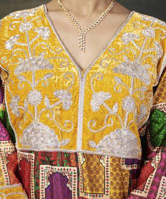 Hand-embroidered jharoka print yellow kurta set 4