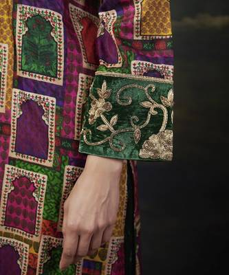 Hand-embroidered jharoka print green kurta set 2