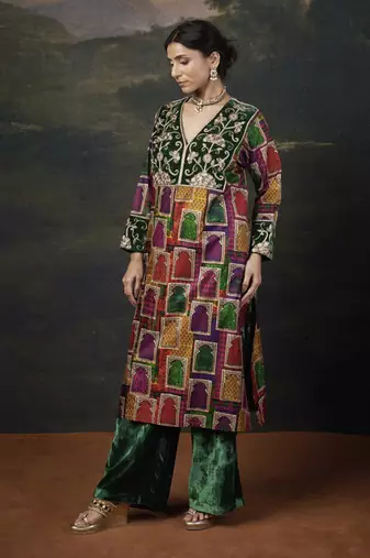 Hand-embroidered jharoka print green kurta set