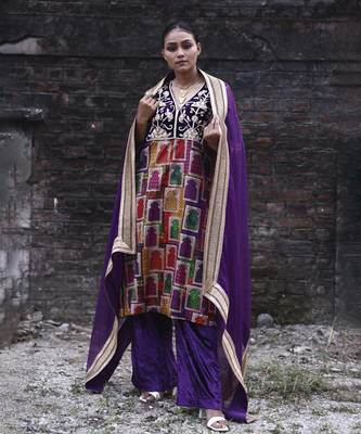 Multicolor hand-embroidered jharoka print kurta set 5