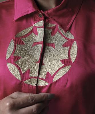Pink hand embroidered shirt with pleated pants 4