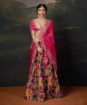 Heavy Zardosi Work Bridal Lehenga Set 2