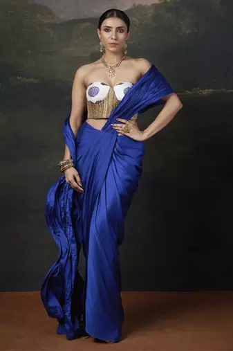 Fully hand-embroidered & hand-stitched blouse with stylish wire work pallu cocktail saree
