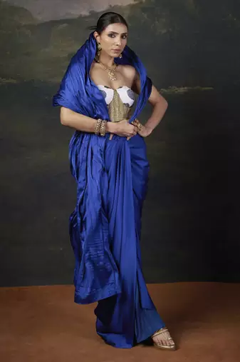 Fully hand-embroidered & hand-stitched blouse with stylish wire work pallu cocktail saree