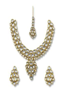 Gold plated meenakari kundan heavy choker necklace set with maangtikka 3