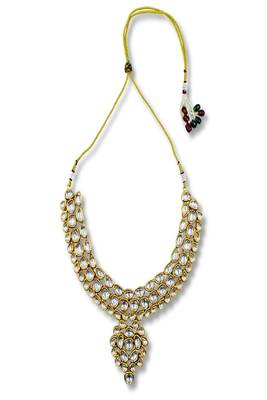 Gold plated meenakari kundan heavy choker necklace set with maangtikka 4