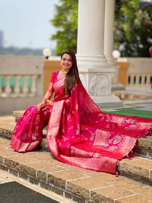 Rani pink soft Silk Blend saree with zari weaving meenakari design 4