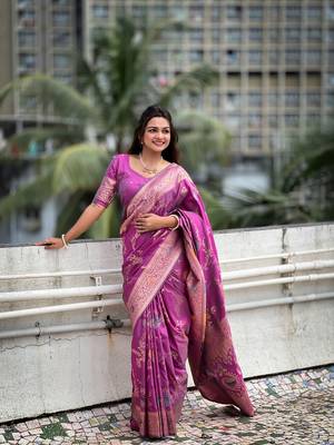 Onion pink soft Silk Blend saree with zari weaving meenakari design 4