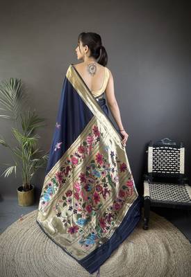 navy blue silk  blend floral zari weaving work paithani saree 4