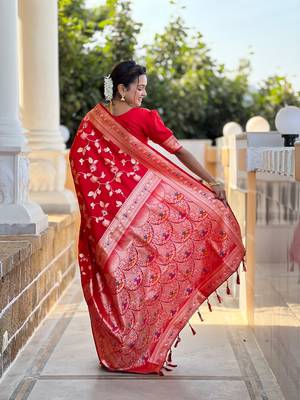 Red soft banarasi silk blend meenakari weaving saree with unstitched blouse 2