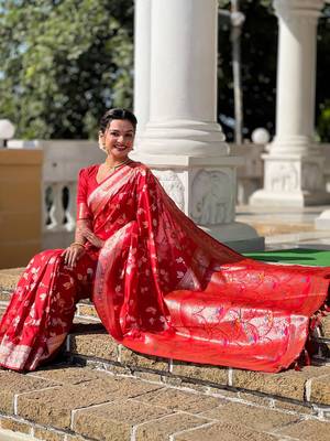Red soft banarasi silk blend meenakari weaving saree with unstitched blouse 4