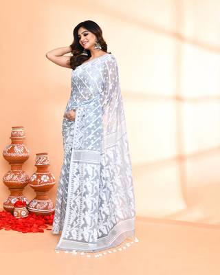 Women's pebble grey cotton silk jamdani saree without blouse 2