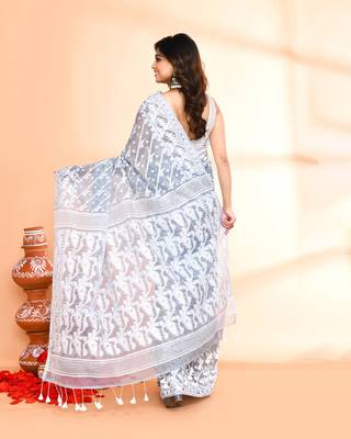 Women's pebble grey cotton silk jamdani saree without blouse 3