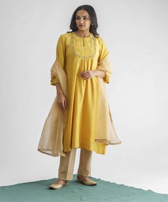 Yellow gold floral embroidery chanderi silk cotton kurta (with slip) 5