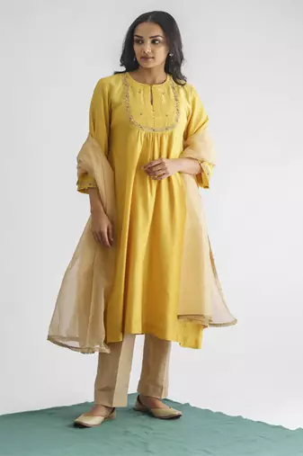 Yellow gold floral embroidery chanderi silk cotton kurta (with slip)