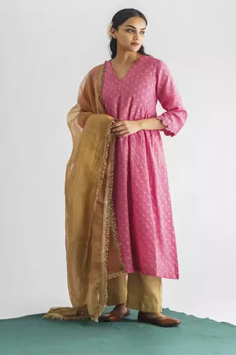 Pink hand embroidered chanderi silk kurta (with slip)