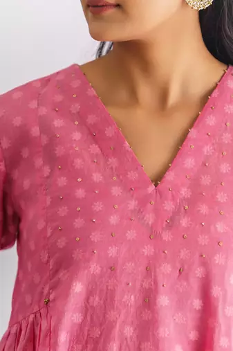 Pink hand embroidered chanderi silk kurta (with slip)