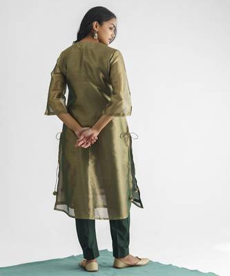 Green sequence work tissue fabric kurta with pant and dupatta 2