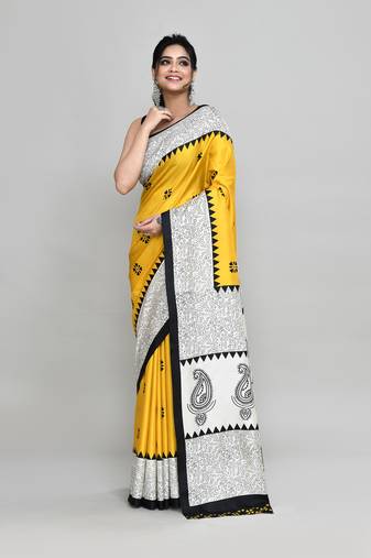 Piyari fashion golden printed saree with blouse