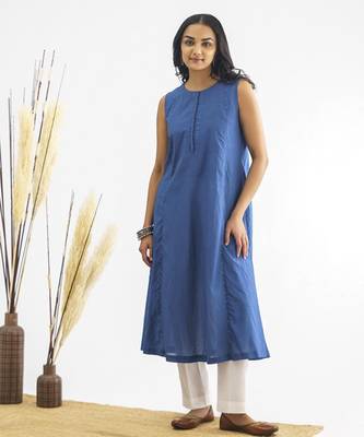 Blue beaded cotton silk kurta with potli button detail with pants 1