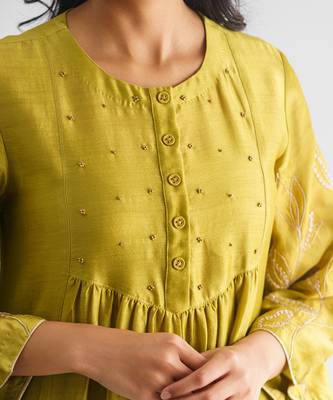 Lime green dori embroidered chanderi silk kurta (with slip) with pants 4