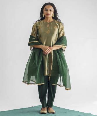 Green floral embroidered tissue fabric kurta with pant 1