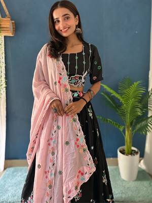 Elegant Floral Embroidered Black Lehenga Choli 3