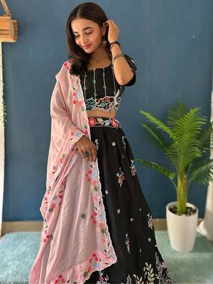 Elegant Floral Embroidered Black Lehenga Choli 5