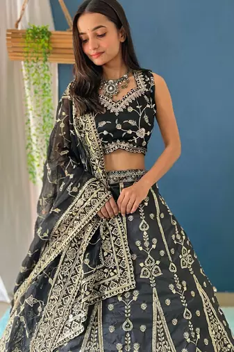 Elegant Black Silk Zari Work Lehenga Choli Set