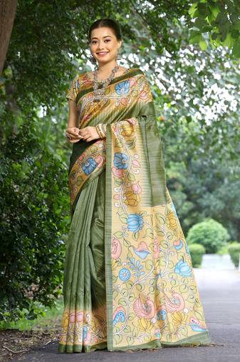 Mahendi solid design saree with contrast flower printed pallu