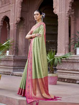 Light green munga zari silk blend kanjivaram with zig zag pattern saree 2