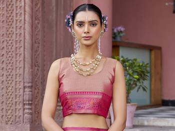 Light green munga zari silk blend kanjivaram with zig zag pattern saree 5