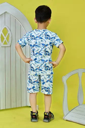 White cotton knitted tropical printed half sleeves t-shirt and shorts set fo boys