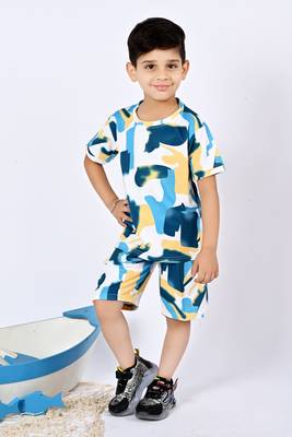 White cotton knitted abstract printed half sleeves t-shirt and shorts set for boys 3