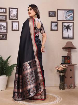 black soft silk blend solid self jacquard weaving banarasi saree 4