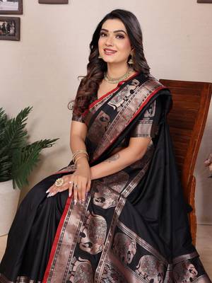 black soft silk blend solid self jacquard weaving banarasi saree 6