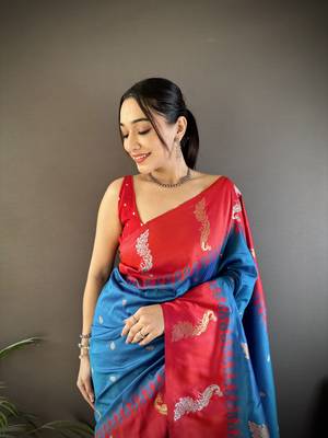 royal blue soft silk blend butti zari weaving banarasi saree 3